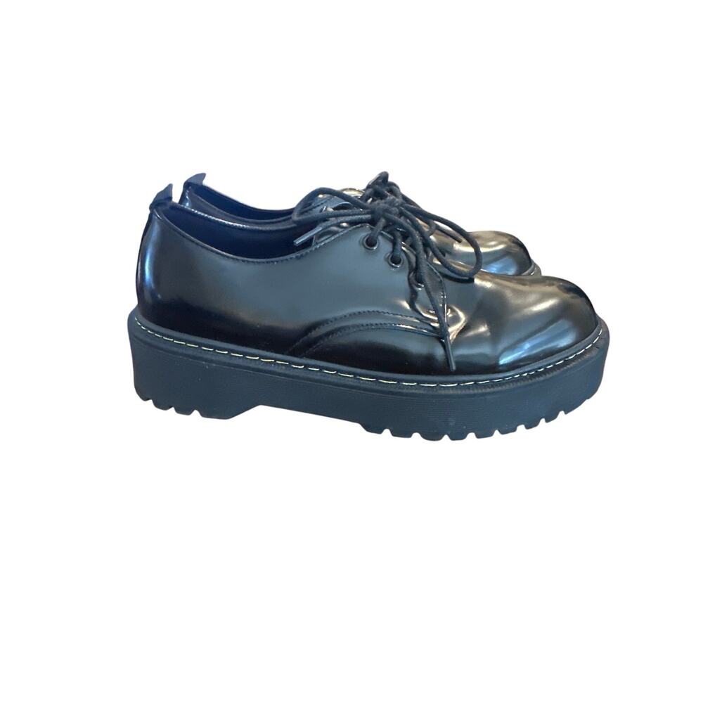 Women’s Jellypop Black Patent Leather Chunky Lace Up Shoe. Size 9.5